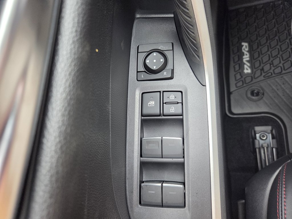 2025 Toyota RAV4 HYBRIDE RECHARGEABLE XSE in Mont-Laurier, Quebec - 14 - w1024h768px