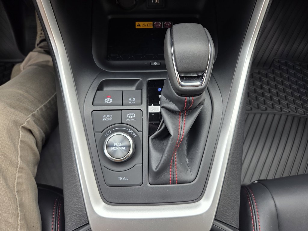 2025 Toyota RAV4 HYBRIDE RECHARGEABLE XSE in Mont-Laurier, Quebec - 16 - w1024h768px