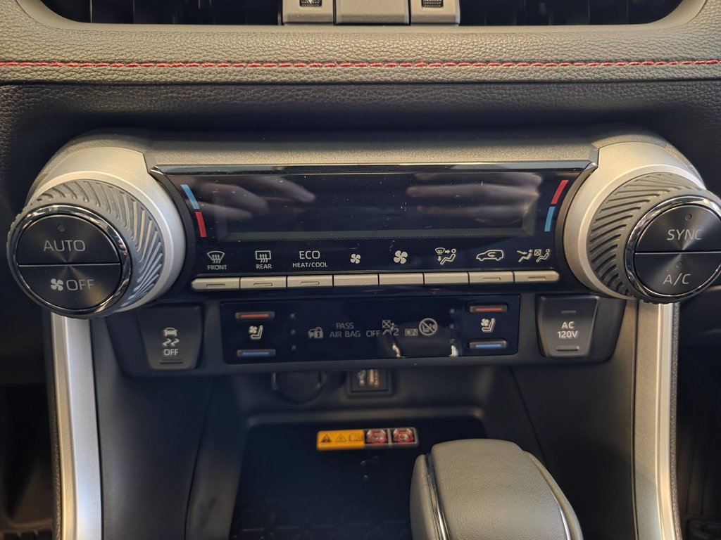 Toyota RAV4 HYBRIDE RECHARGEABLE XSE 2025 à Mont-Laurier, Québec - 14 - w1024h768px