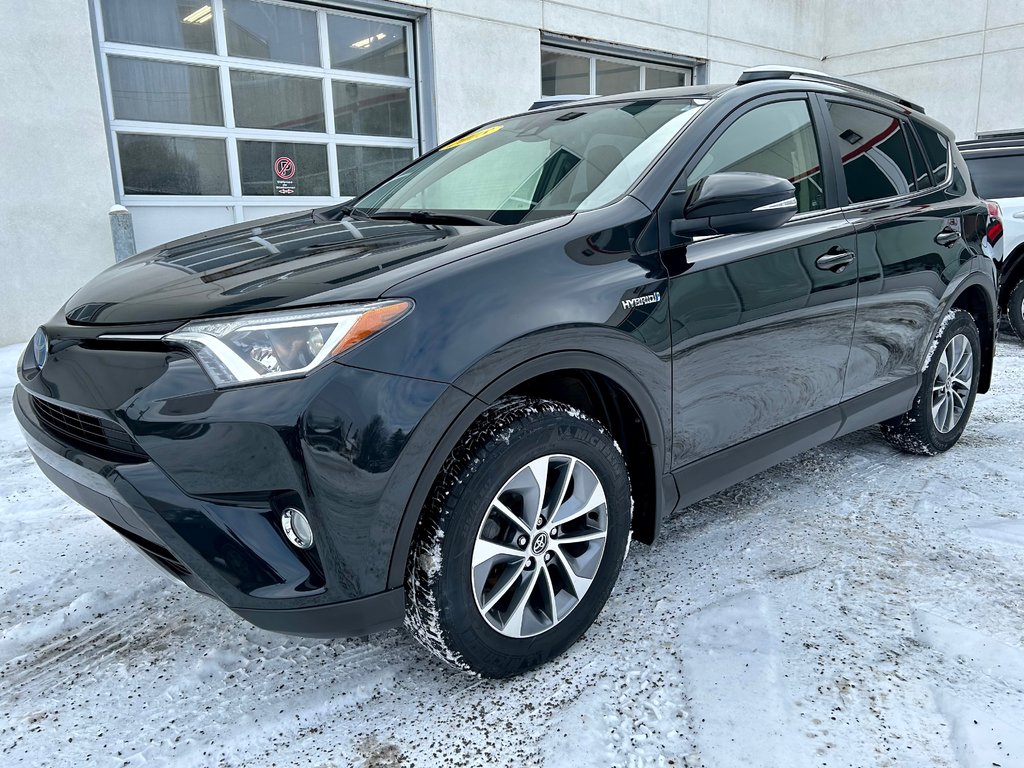 2018 Toyota RAV4 Hybrid LE+(AWD) in Mont-Laurier, Quebec - 1 - w1024h768px