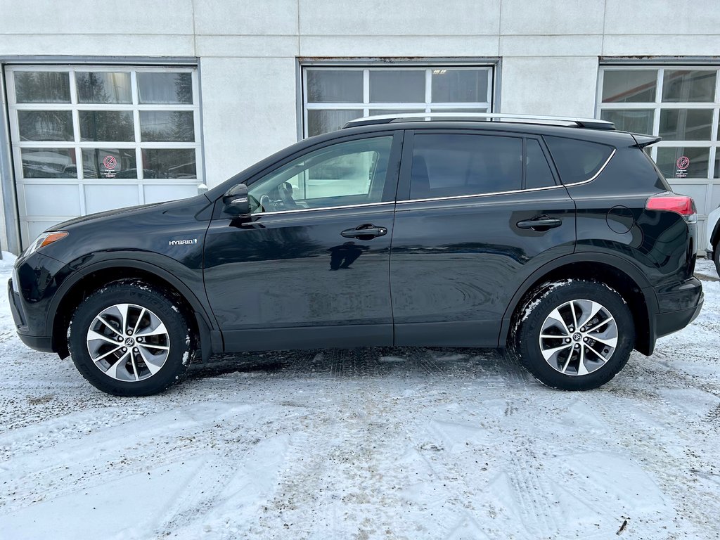 2018 Toyota RAV4 Hybrid LE+(AWD) in Mont-Laurier, Quebec - 8 - w1024h768px