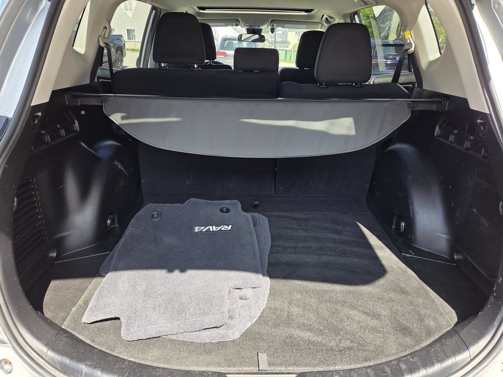 2018 Toyota RAV4 XLE (AWD) in Mont-Laurier, Quebec - 7 - w1024h768px