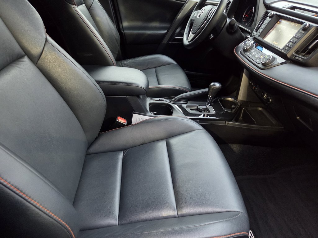 2018 Toyota RAV4 SE AWD in Mont-Laurier, Quebec - 11 - w1024h768px