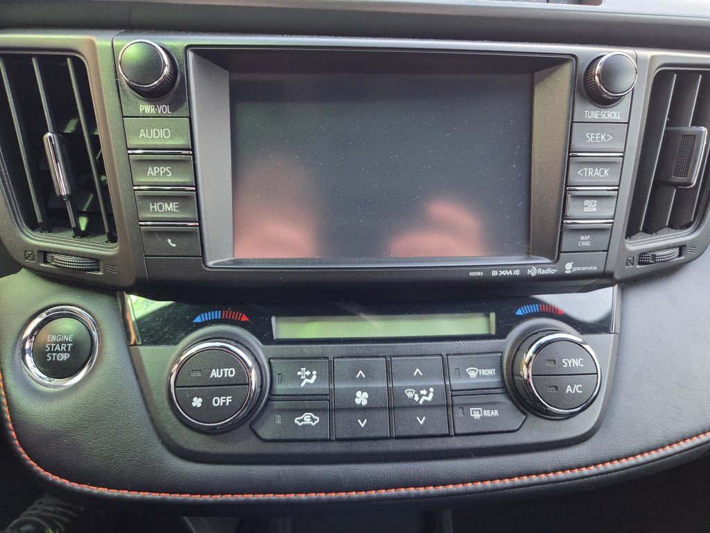 2018 Toyota RAV4 SE AWD in Mont-Laurier, Quebec - 18 - w1024h768px