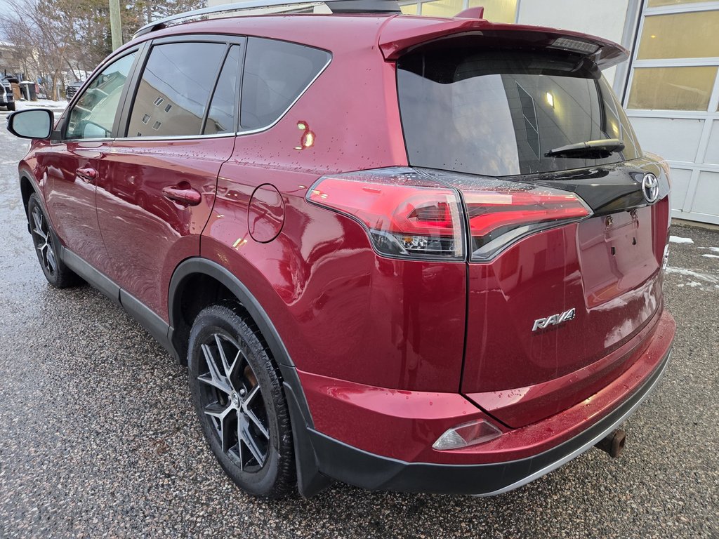 2018 Toyota RAV4 SE AWD in Mont-Laurier, Quebec - 7 - w1024h768px