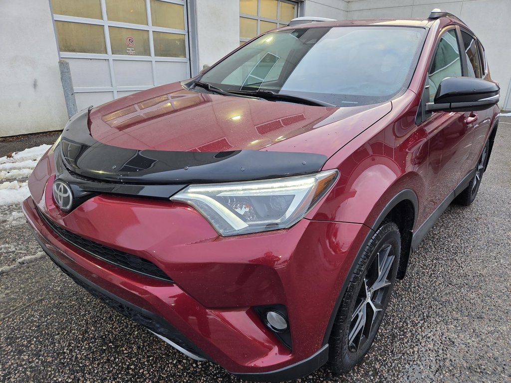 2018 Toyota RAV4 SE AWD in Mont-Laurier, Quebec - 1 - w1024h768px