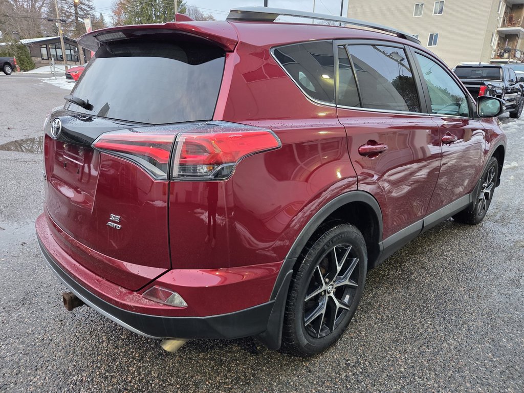 2018 Toyota RAV4 SE AWD in Mont-Laurier, Quebec - 5 - w1024h768px