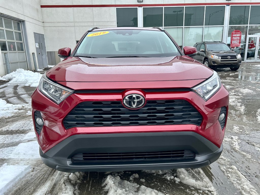 2019 Toyota RAV4 XLE (AWD) in Mont-Laurier, Quebec - 2 - w1024h768px