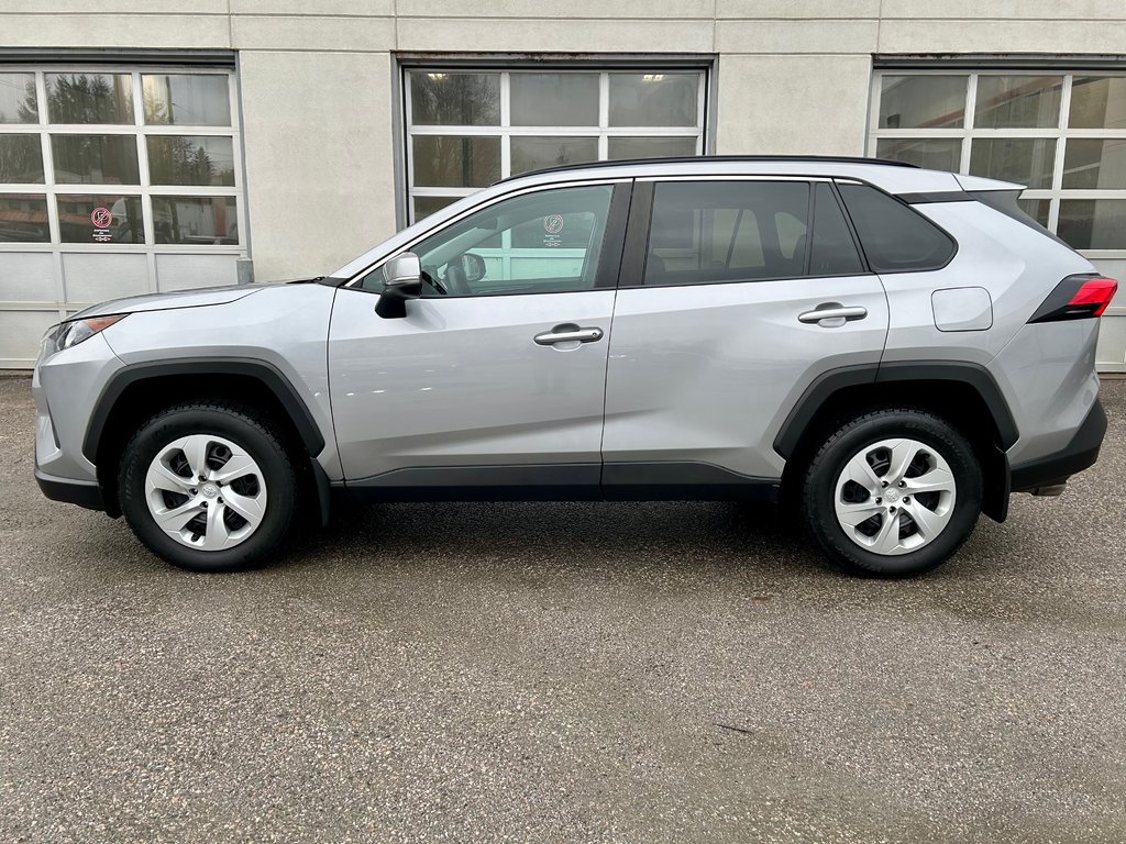 2019 Toyota RAV4 LE (FWD) in Mont-Laurier, Quebec - 8 - w1024h768px