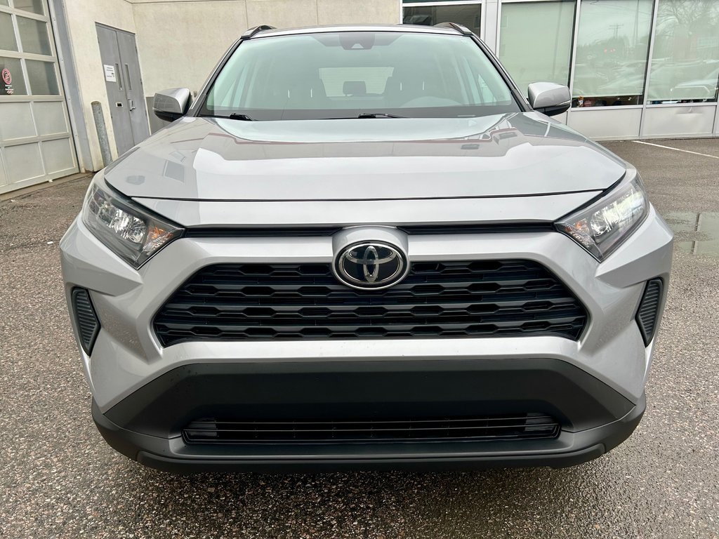 2019 Toyota RAV4 LE (FWD) in Mont-Laurier, Quebec - 2 - w1024h768px