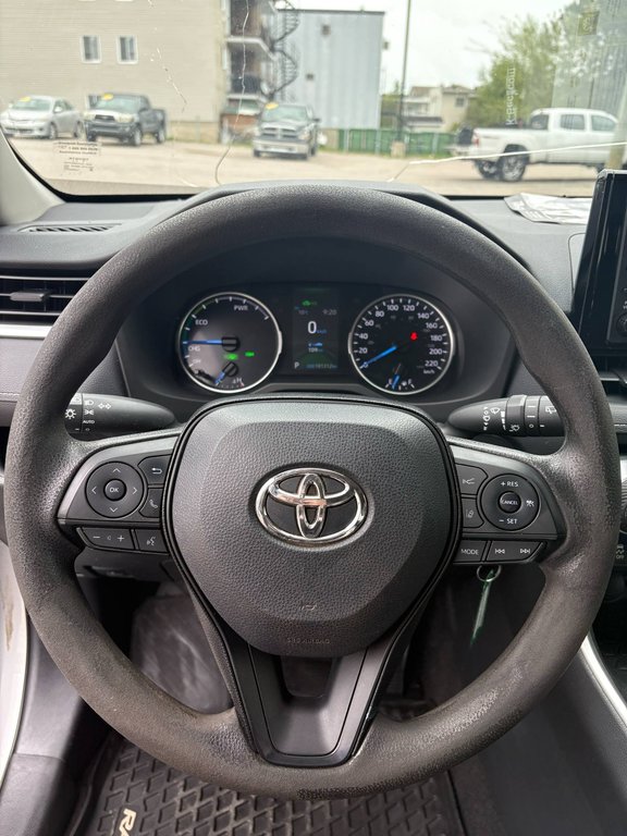 2019 Toyota RAV4 Hybride LE (AWD) in Mont-Laurier, Quebec - 14 - w1024h768px