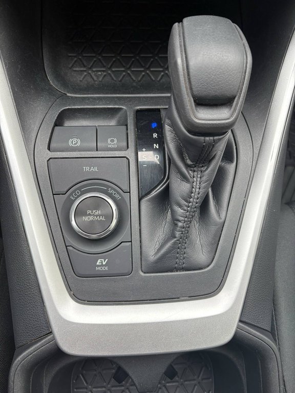 2019 Toyota RAV4 Hybride LE (AWD) in Mont-Laurier, Quebec - 15 - w1024h768px