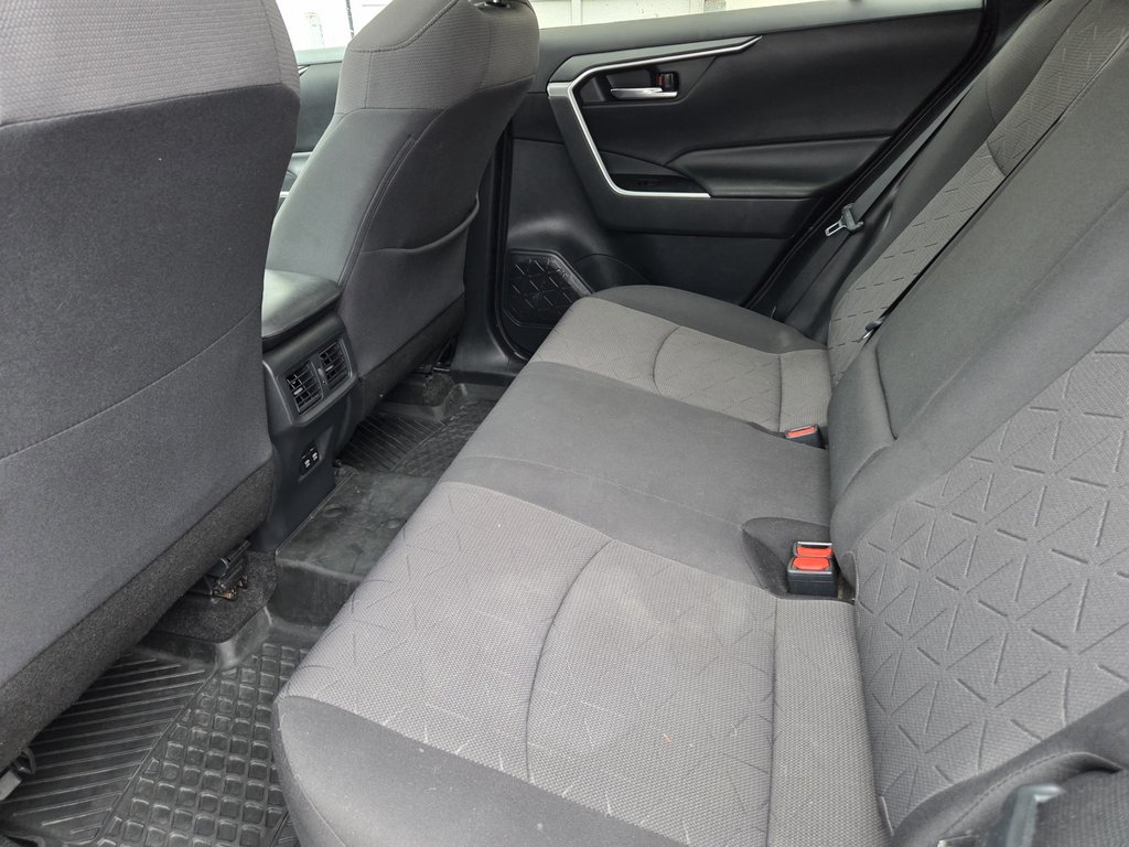 2019 Toyota RAV4 XLE AWD in Mont-Laurier, Quebec - 11 - w1024h768px