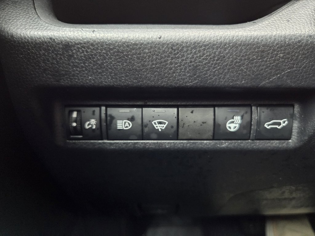 2019 Toyota RAV4 XLE AWD in Mont-Laurier, Quebec - 13 - w1024h768px