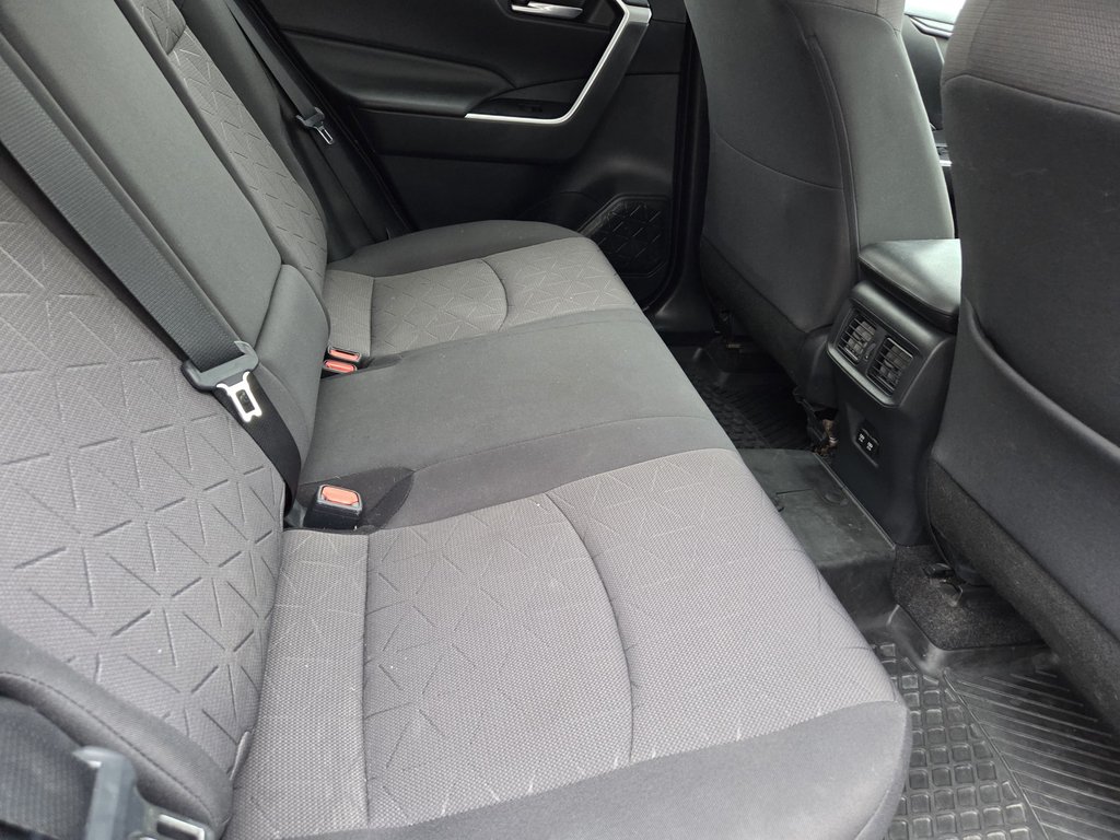 2019 Toyota RAV4 XLE AWD in Mont-Laurier, Quebec - 12 - w1024h768px