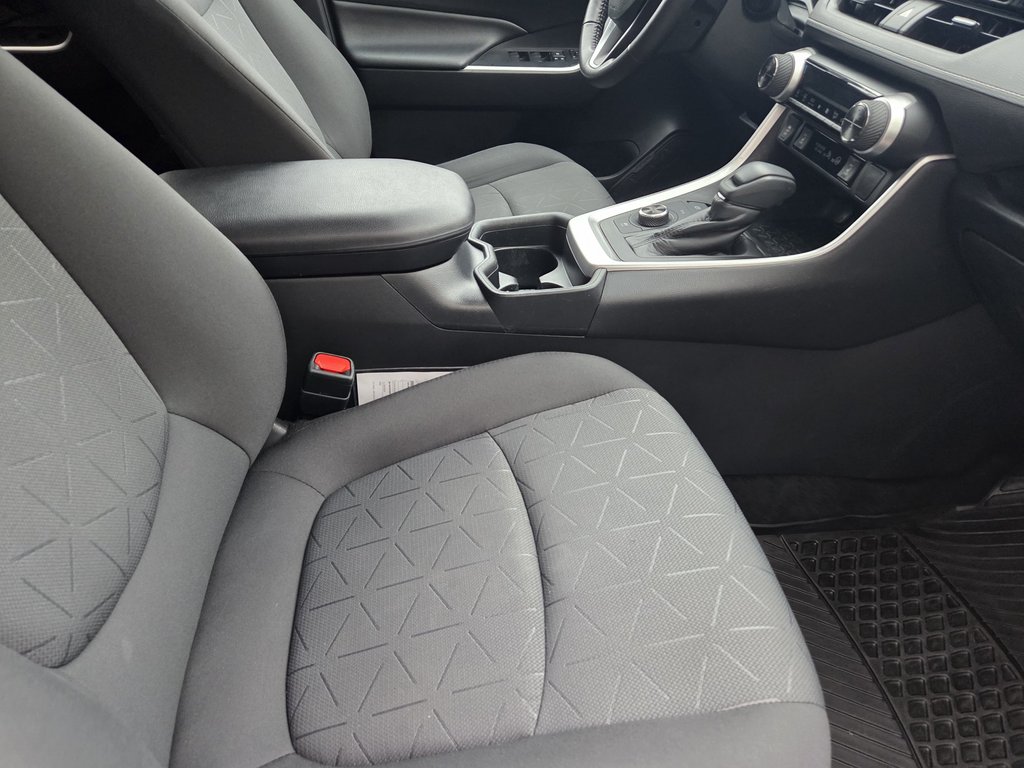 2020 Toyota RAV4 Hybrid XLE in Mont-Laurier, Quebec - 11 - w1024h768px