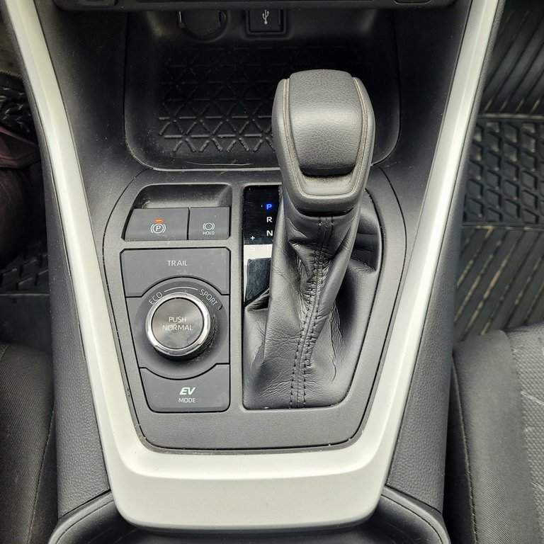 Toyota RAV4 Hybride LE (AWD) 2021 à Mont-Laurier, Québec - 17 - w1024h768px