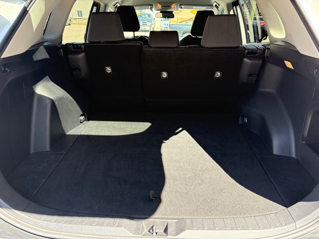 2021 Toyota RAV4 Hybride LE (AWD) in Mont-Laurier, Quebec - 12 - w1024h768px