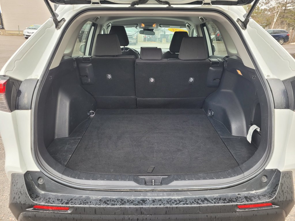Toyota RAV4 Hybride LE (AWD) 2021 à Mont-Laurier, Québec - 7 - w1024h768px
