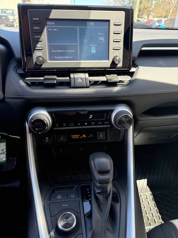 2021 Toyota RAV4 Hybride LE (AWD) in Mont-Laurier, Quebec - 16 - w1024h768px