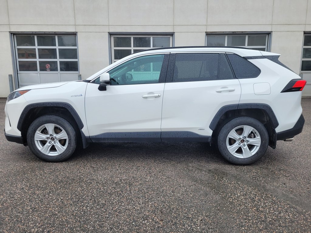 Toyota RAV4 Hybride LE (AWD) 2021 à Mont-Laurier, Québec - 9 - w1024h768px