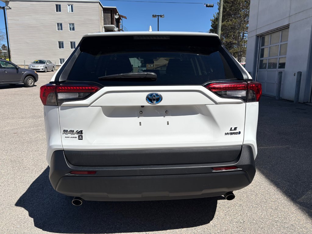 2021 Toyota RAV4 Hybride LE (AWD) in Mont-Laurier, Quebec - 7 - w1024h768px