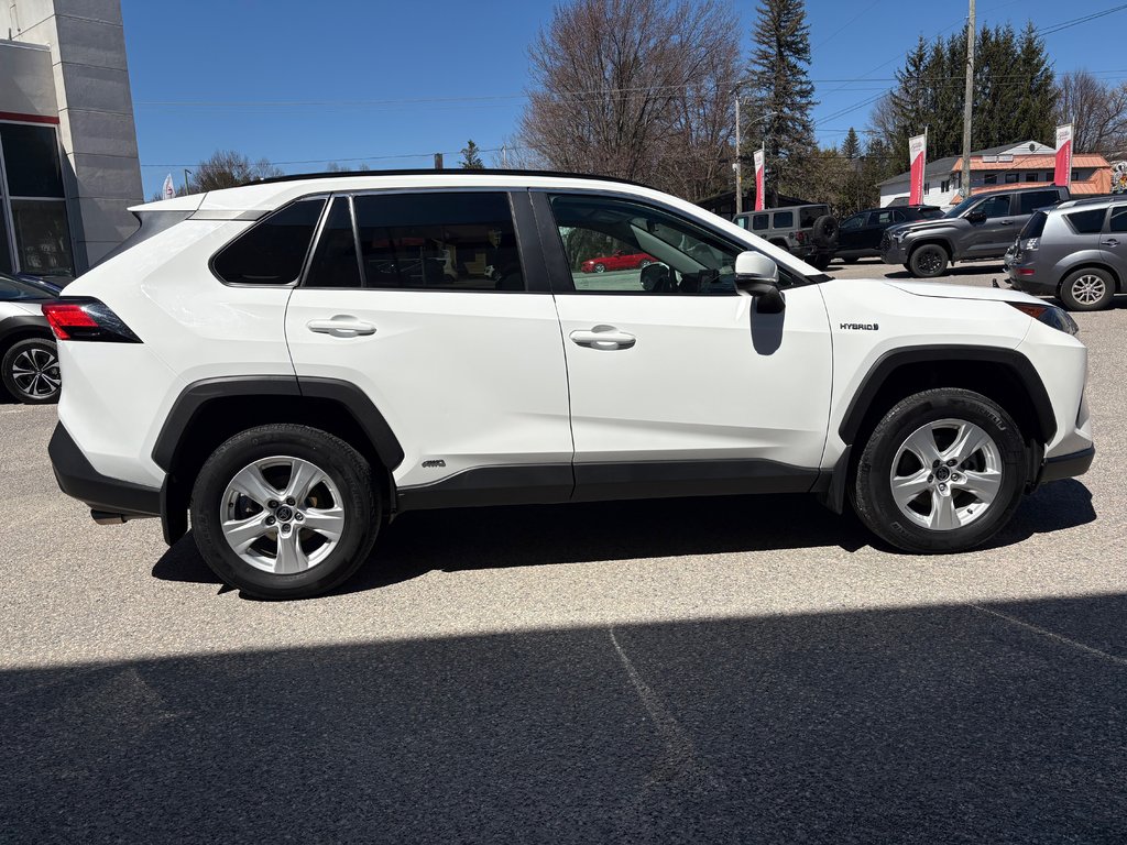 2021 Toyota RAV4 Hybride LE (AWD) in Mont-Laurier, Quebec - 4 - w1024h768px