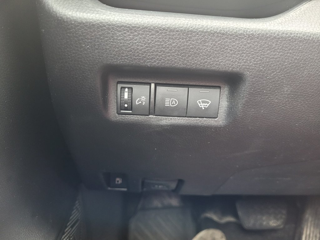 Toyota RAV4 Hybride LE (AWD) 2021 à Mont-Laurier, Québec - 15 - w1024h768px