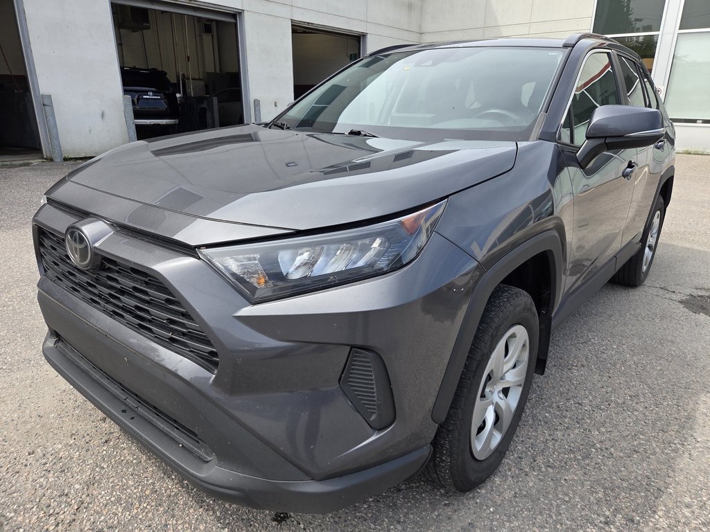 2021 Toyota RAV4 LE FWD in Mont-Laurier, Quebec - 1 - w1024h768px