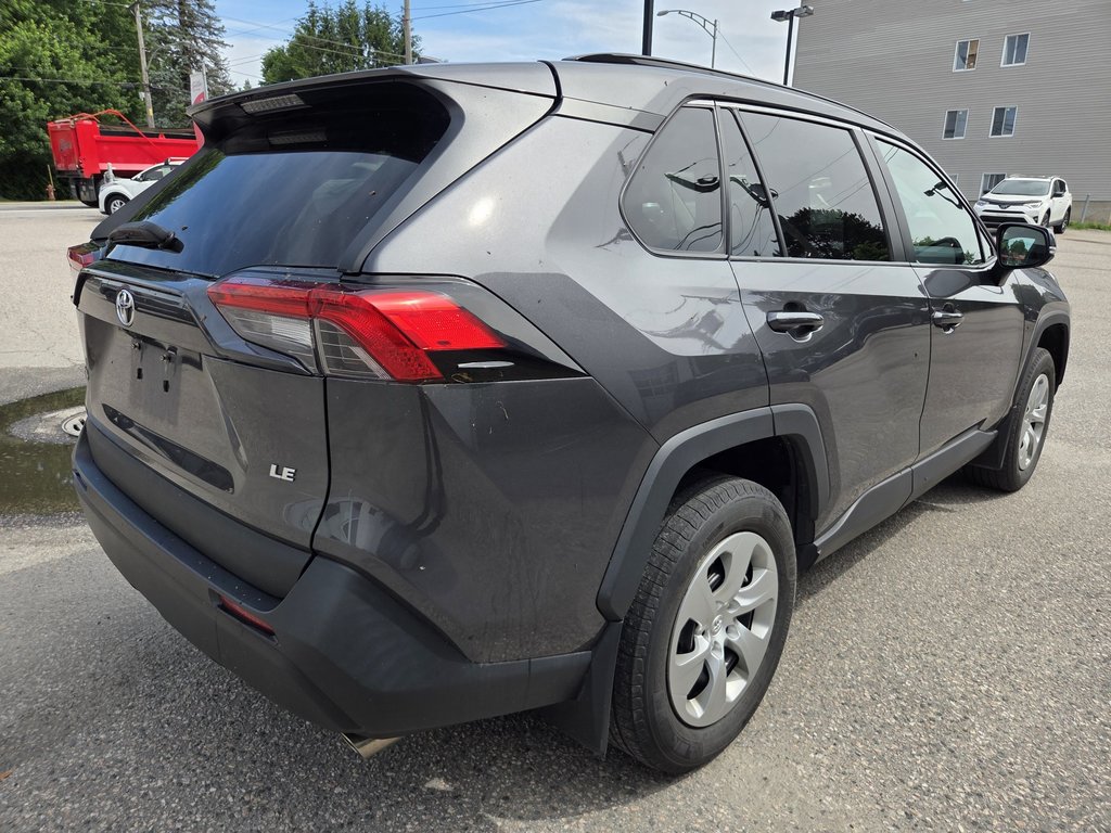 2021 Toyota RAV4 LE FWD in Mont-Laurier, Quebec - 5 - w1024h768px