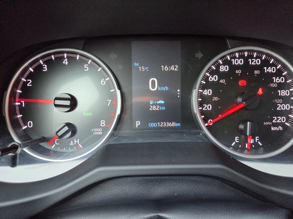 2021 Toyota RAV4 LE (AWD) in Mont-Laurier, Quebec - 16 - w1024h768px