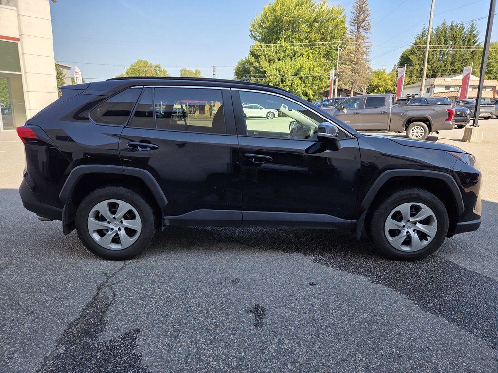Toyota RAV4 LE (AWD) 2021 à Mont-Laurier, Québec - 4 - w1024h768px
