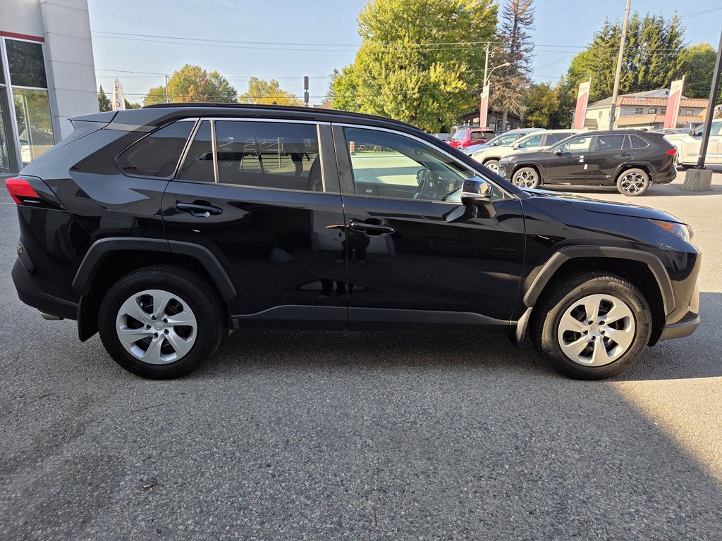 2021 Toyota RAV4 LE (AWD) in Mont-Laurier, Quebec - 4 - w1024h768px