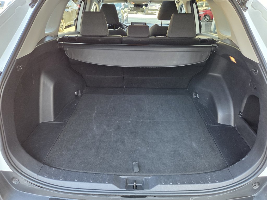 2021 Toyota RAV4 XLE AWD in Mont-Laurier, Quebec - 7 - w1024h768px