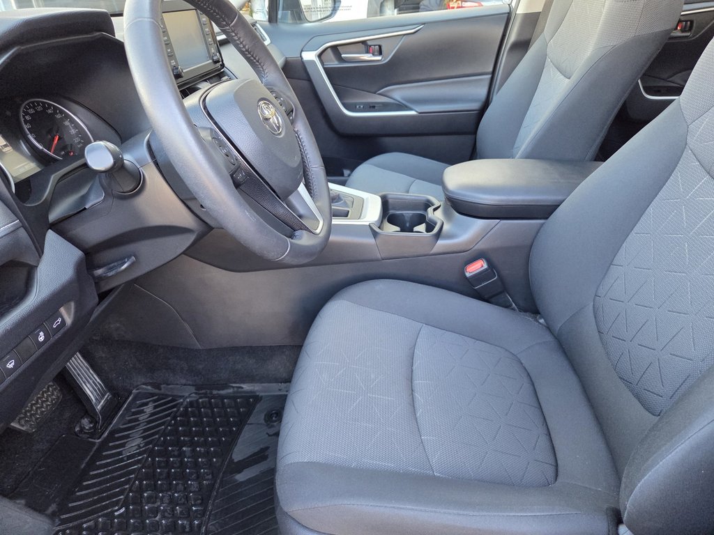 2021 Toyota RAV4 XLE AWD in Mont-Laurier, Quebec - 10 - w1024h768px