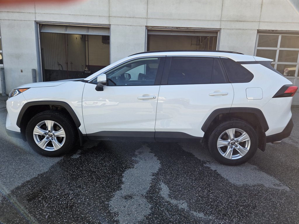 2021 Toyota RAV4 XLE AWD in Mont-Laurier, Quebec - 9 - w1024h768px