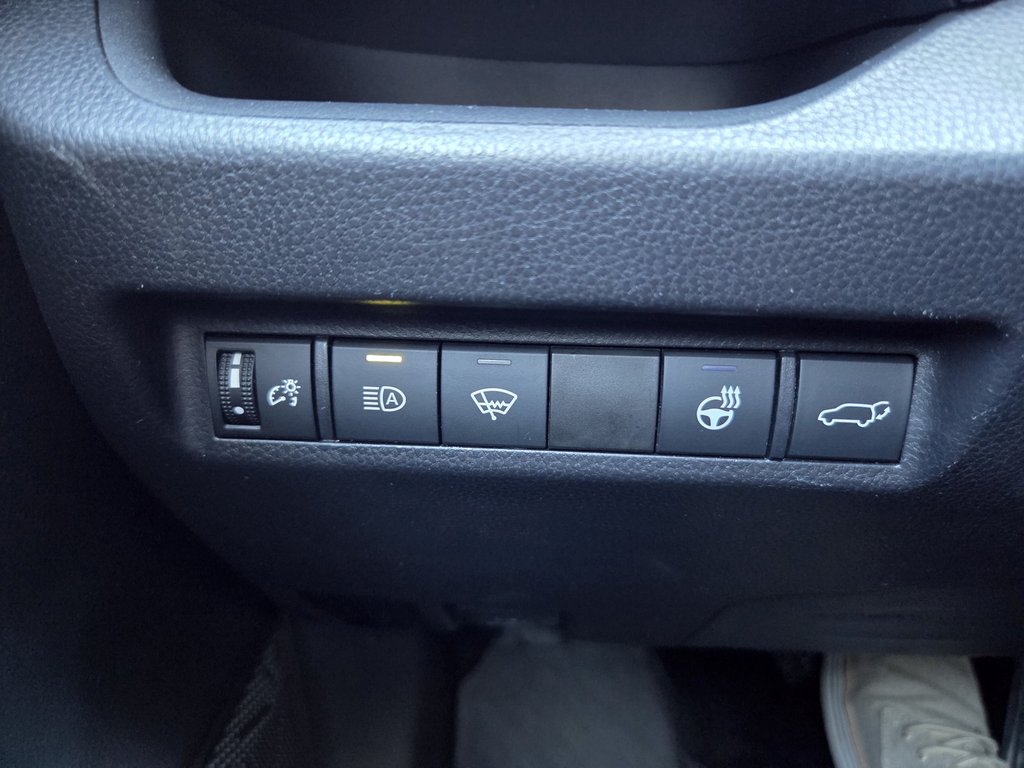2021 Toyota RAV4 XLE AWD in Mont-Laurier, Quebec - 15 - w1024h768px