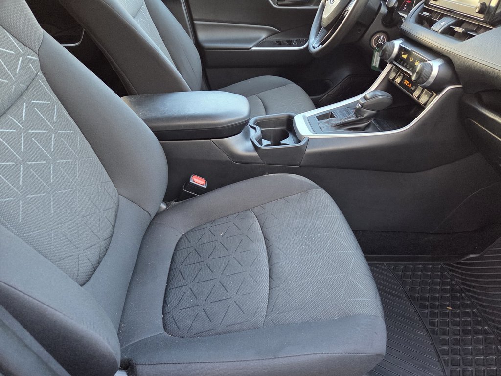 Toyota RAV4 LE AWD 2021 à Mont-Laurier, Québec - 10 - w1024h768px