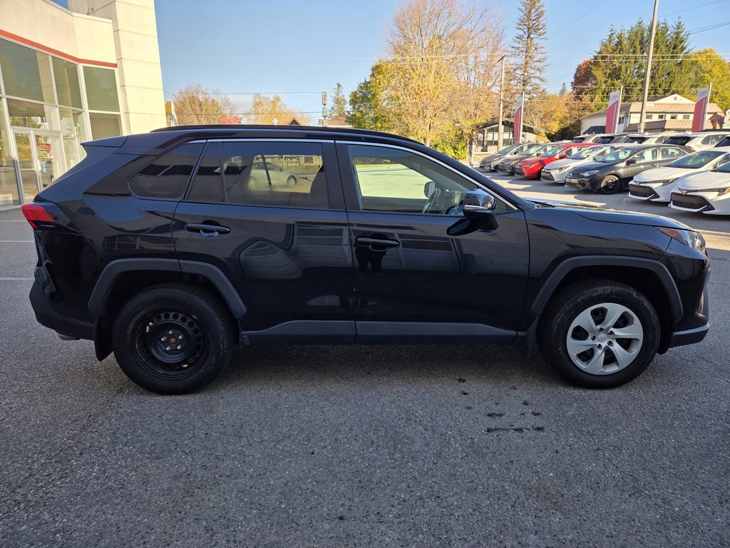 Toyota RAV4 LE AWD 2021 à Mont-Laurier, Québec - 4 - w1024h768px