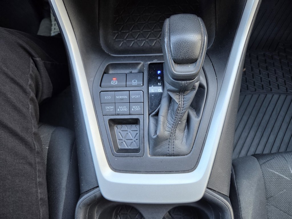 Toyota RAV4 LE AWD 2021 à Mont-Laurier, Québec - 15 - w1024h768px