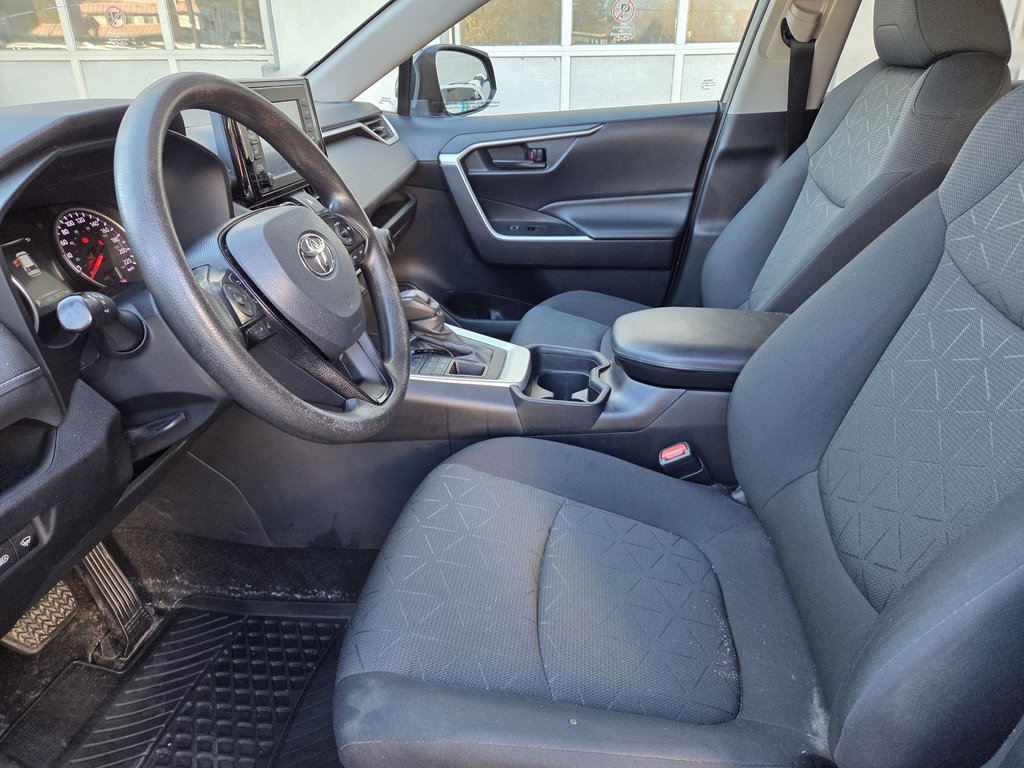 Toyota RAV4 LE AWD 2021 à Mont-Laurier, Québec - 9 - w1024h768px