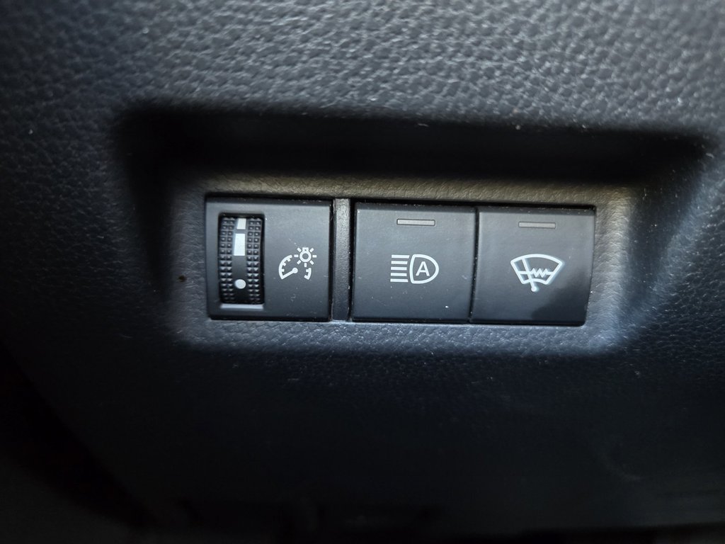 Toyota RAV4 LE AWD 2021 à Mont-Laurier, Québec - 14 - w1024h768px