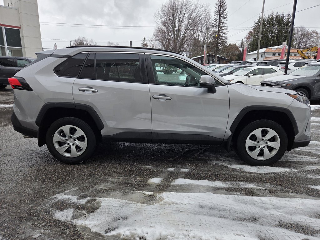 Toyota RAV4 LE AWD 2021 à Mont-Laurier, Québec - 4 - w1024h768px