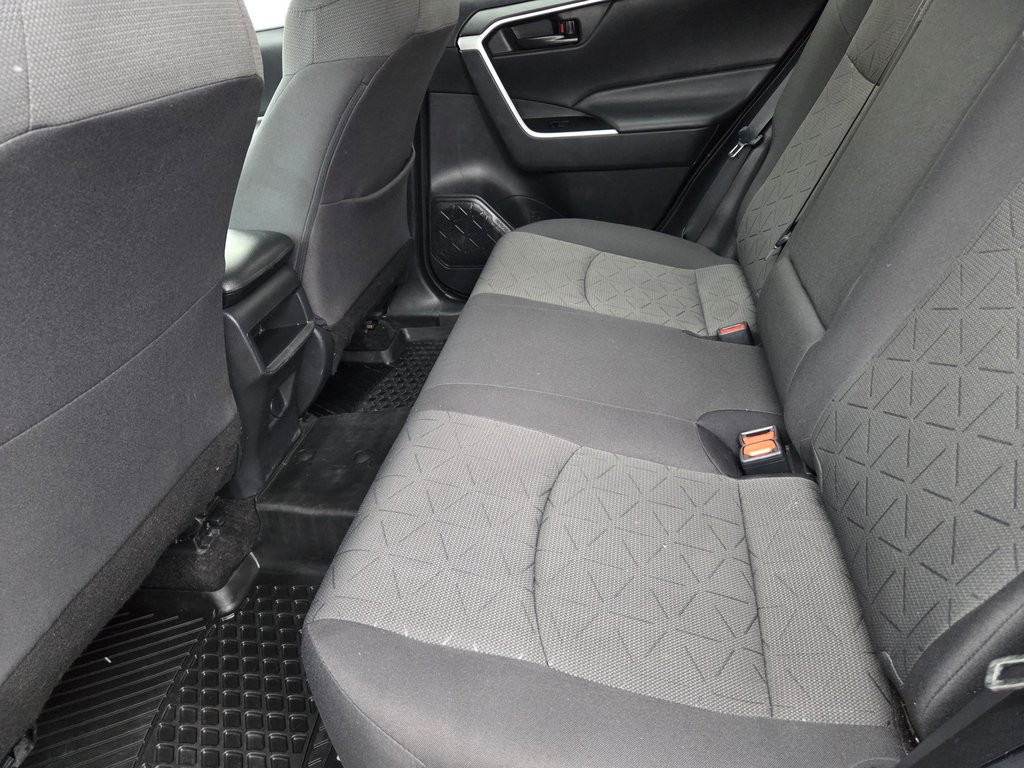 Toyota RAV4 LE AWD 2021 à Mont-Laurier, Québec - 11 - w1024h768px