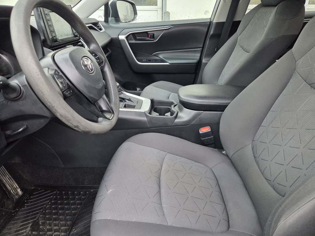 Toyota RAV4 LE AWD 2021 à Mont-Laurier, Québec - 9 - w1024h768px