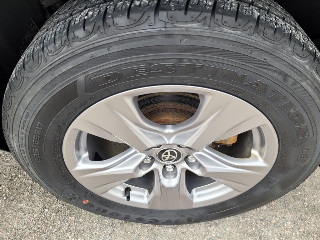 Toyota RAV4 Hybride LE (AWD) 2022 à Mont-Laurier, Québec - 10 - w1024h768px