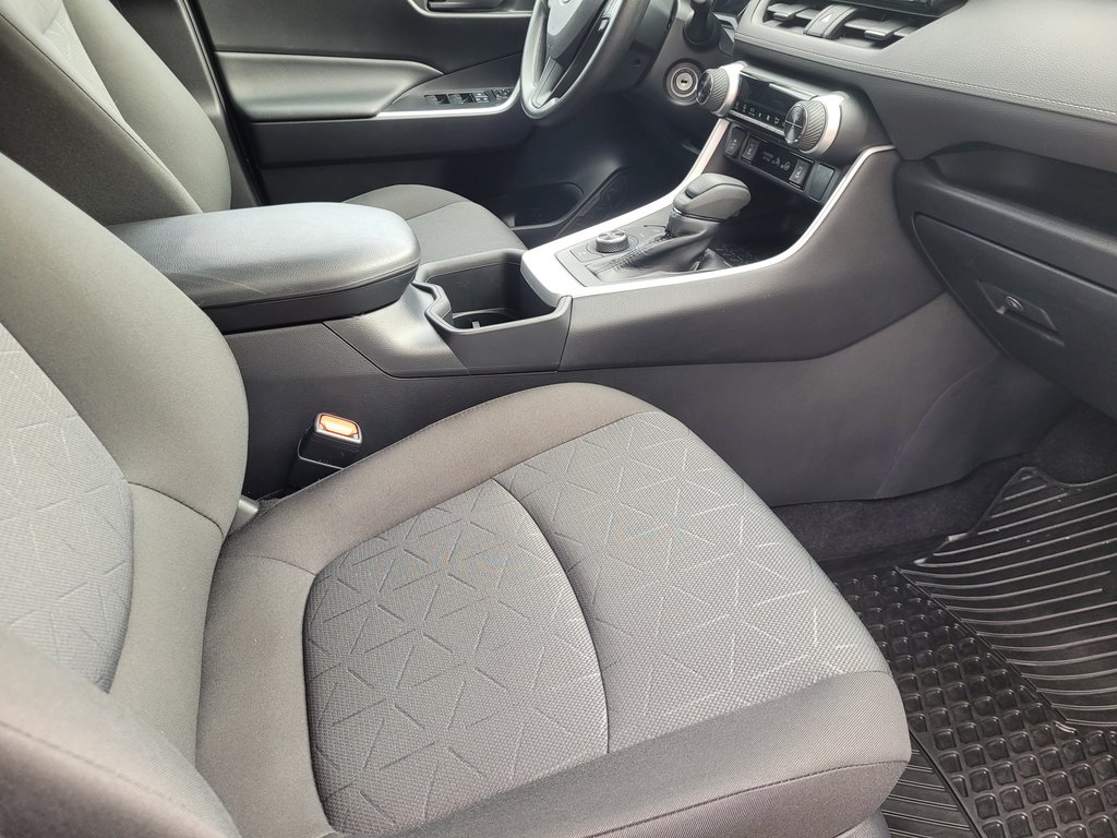 Toyota RAV4 Hybride LE (AWD) 2022 à Mont-Laurier, Québec - 12 - w1024h768px