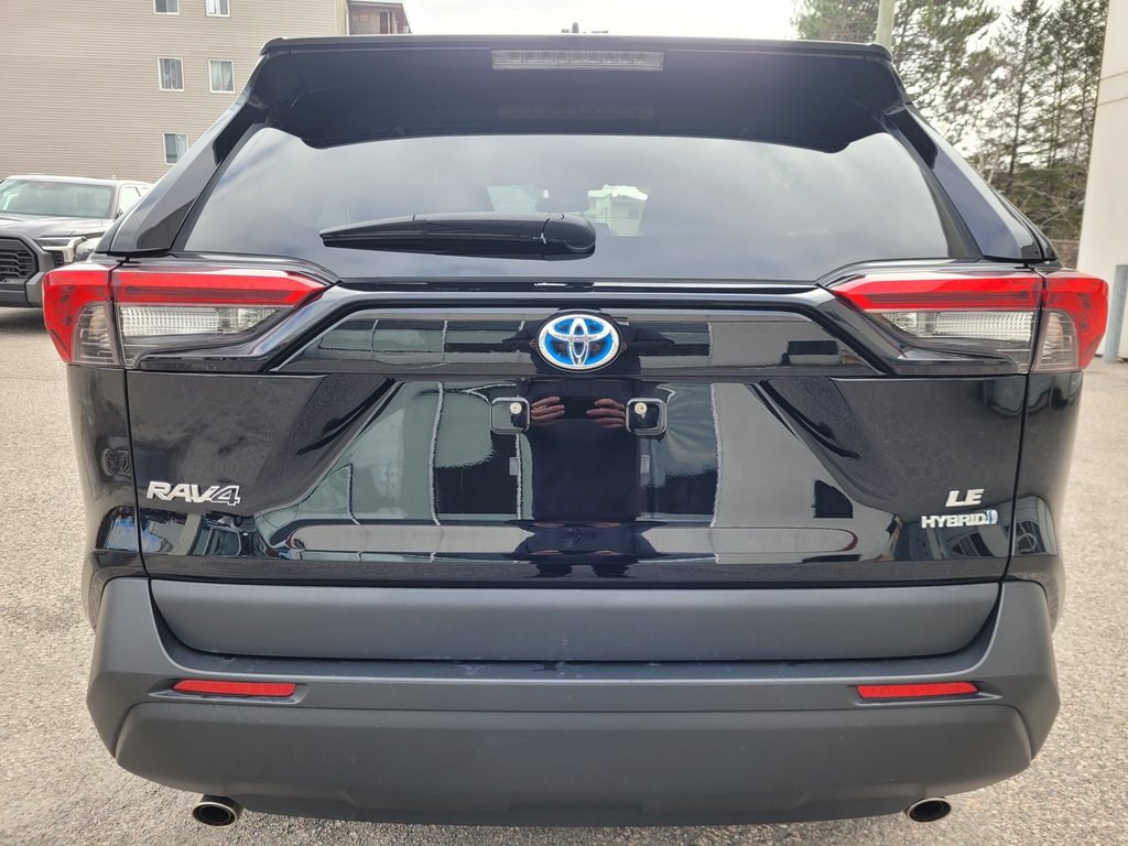 Toyota RAV4 Hybride LE (AWD) 2022 à Mont-Laurier, Québec - 6 - w1024h768px
