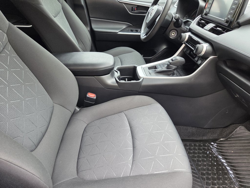 2022 Toyota RAV4 LE AWD in Mont-Laurier, Quebec - 12 - w1024h768px