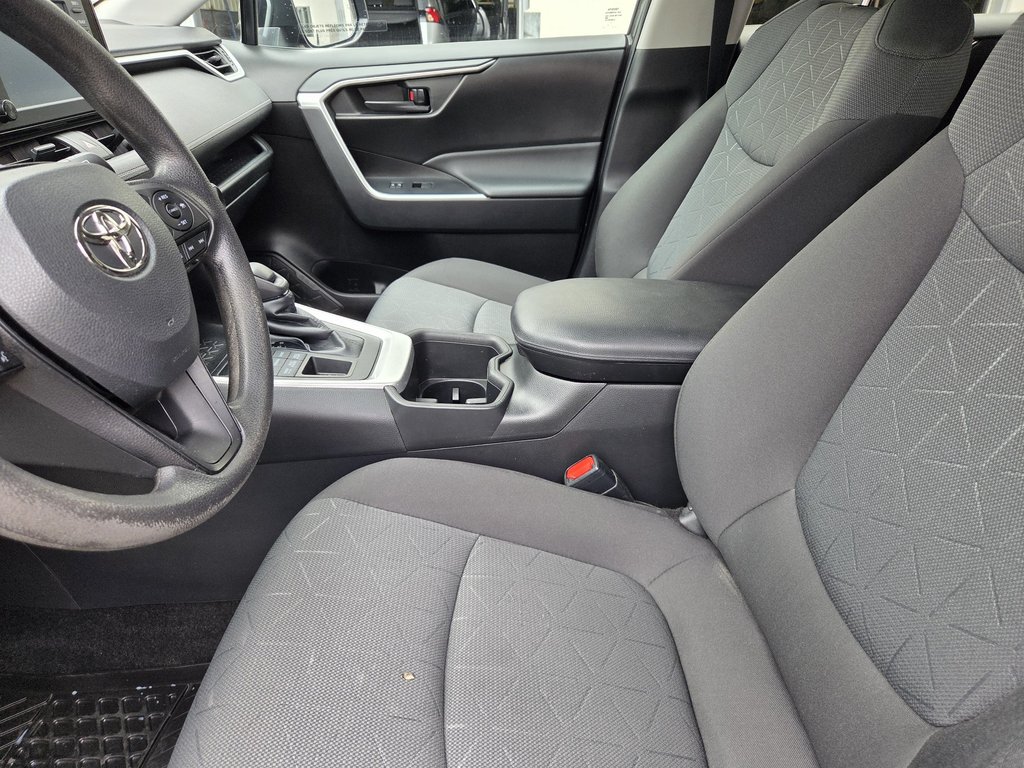 2022 Toyota RAV4 LE AWD in Mont-Laurier, Quebec - 11 - w1024h768px